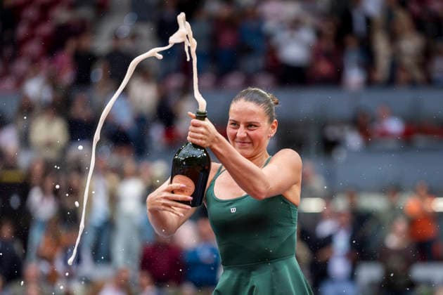 Mutua Madrid Open - Day Thirteen MADRID, SPAIN - MAY 2: Marta Kostyuk of Ukraine celebrates following her victory over Mirra Andreeva in the Women s Singles Final during Day Thirteen of the Mutua Madrid Open at La Caja Magica on May 02, 2026 in Madrid, Spain. Madrid La Caja Magica Madrid Spain Copyright: xAlbertoxGardinx AGardin_20260502_Tennis_Madrid_Day13_1295