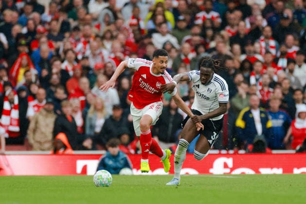 Premier League 2025 26 Arsenal v Fulham FC Emirates Stadium 02.05.2026 William Saliba of Arsenal and Calvin Bassey of Fulham Premier League 2025 26 Arsenal v Fulham FC Emirates Stadium 02.05.2026 Photograph By Marc Aspland The Times  Copyright: xMarcxAsplandx NINTCHDBPICT001077827805