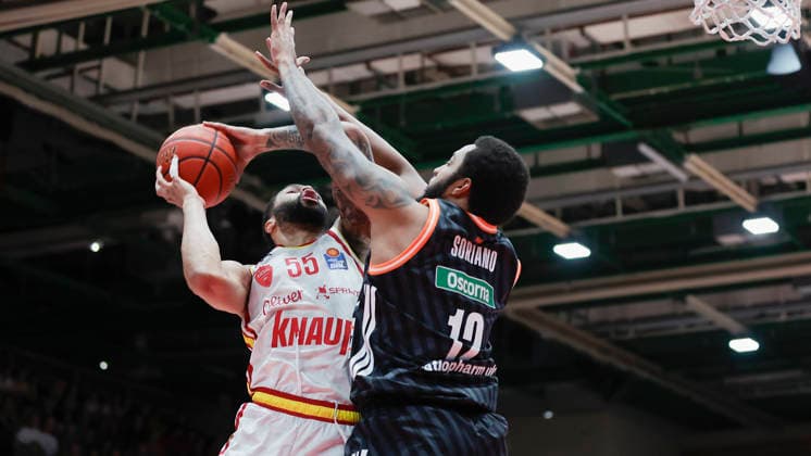 In the picture from left David Muenkat Wuerzburg Baskets, 55 against Joel Soriano ratiopharm Ulm, 12 02 05 2026, Basketball, Fitness First Wuerzburg Baskets vs. ratiopharm Ulm, easyCredit BBL, 32 Matchday, Germany, 97072, tectake Arena Wuerzburg, Copyright: HMBxMedia xJulienxBecker