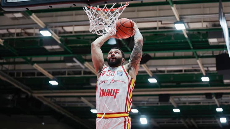 In the picture David Muenkat Wuerzburg Baskets, 55 with the dunk 02 05 2026, Basketball, Fitness First Wuerzburg Baskets vs ratiopharm Ulm, easyCredit BBL, 32 Matchday, Germany, 97072, tectake Arena Wuerzburg, Copyright: HMBxMedia xJulienxBecker