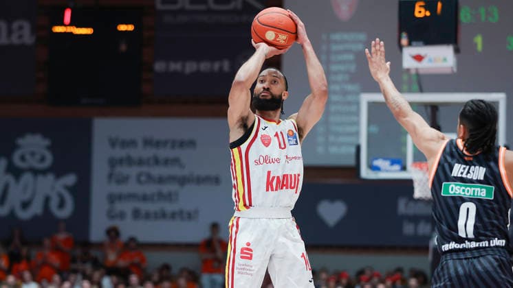 In the picture Davion Mintz Wuerzburg Baskets, 10 with the three-pointer 02 05 2026, Basketball, Fitness First Wuerzburg Baskets vs ratiopharm Ulm, easyCredit BBL, 32 Matchday, Germany, 97072, tectake Arena Wuerzburg, Copyright: HMBxMedia xJulienxBecker