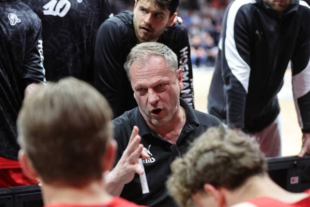 02 05 2026 Basketball Season 2025 2026 2 Bundesliga Pro A 34 Matchday Nuremberg Falcons Basketball Club NBC SBB Baskets Wolmirstedt Sportfoto Zink DaMa xdaxmax Ralph Junge Trainer Headcoach Nuremberg Falcons BC NBC indicates gestures directs gives instructions