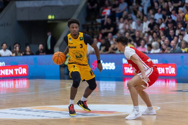 Charles Tyorne Harris Jr Bozic Estriche Knights Kirchheim, 03 Timothy Nehmiah Davis RheinStars Koeln, 11 GER, Bozic Estriche Knights Kirchheim vs RheinStars Koeln, BARMER 2 Basketball Bundesliga, 34 Matchday, Season 2025 2026, 02 05 2026 , GER, Bozic Estriche Knights Kirchheim vs RheinStars Koeln, BARMER 2 Basketball Bundesliga, 34 Matchday, Season 2025 2026, 02 05 2026 Goeppingen Copyright: xEibner-Pressefoto NinaxSanderx EP_NSR