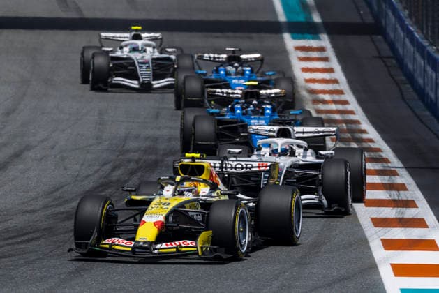 Formula 1 Crypto.com Miami Grand Prix 2026 Joseph Pinchin OVERTAKE MAXPPP - Miami 02 05 2026 30 LAWSON Liam (nzl), Visa Cash App Racing Bulls Formula One Team, action at the Formula 1 Crypto.com Miami Grand Prix 2026, the 4th round of the 2026 FIA Formula 1 World Championship, WM, Weltmeisterschaft at the Miami International Autodrome in Miami Gardens, United States, from 30 April to 3 May 2026 Miami Miami International Autodrome in Miami Gardens United States  Copyright: xOVERTAKE MAXPPPxJosephxPinchinx OVT202605029941 OVT202605029941