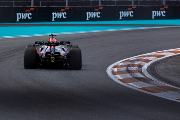 Formula 1 Crypto.com Miami Grand Prix 2026 Joseph Pinchin OVERTAKE MAXPPP - Miami 02 05 2026 03 VERSTAPPEN Max (nld), Oracle Red Bull Racing, action at the Formula 1 Crypto.com Miami Grand Prix 2026, the 4th round of the 2026 FIA Formula 1 World Championship, WM, Weltmeisterschaft at the Miami International Autodrome in Miami Gardens, United States, from 30 April to 3 May 2026 Miami Miami International Autodrome in Miami Gardens United States  Copyright: xOVERTAKE MAXPPPxJosephxPinchinx OVT202605029951 OVT202605029951