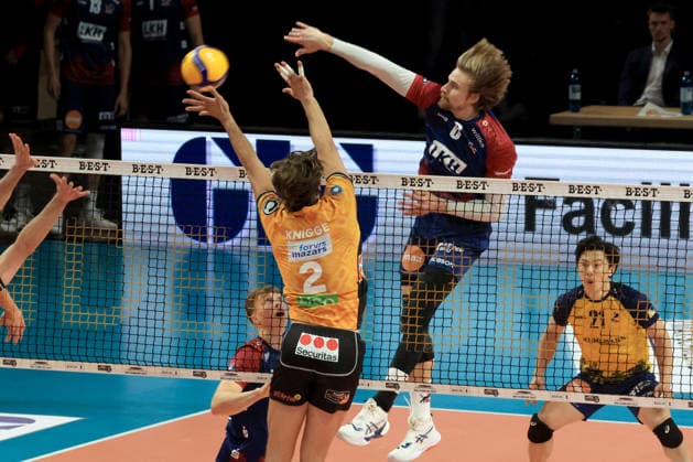 DEU, DVV, 1 VBL, BR Volleys vs SVG Lueneburg, 02 05 2026, Max Schmeling Halle, Berlin, DEU, DVV, 1 VBL, BR Volleys vs SVG Lueneburg, in the picture Matthew Knigge BR Volleys 2 , Jackson Howe Lueneburg 6 nordphotoxGmbHx xEngler nph00076
