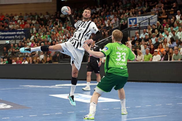 02 05 2026, xovx, Handball Daikin Handball Bundesliga, HSG Wetzlar THW Kiel v l Domagoj Duvnjak THW Kiel , Georg Löwen HSG Wetzlar Wetzlar Buderus Arena Hessen Germany EN
