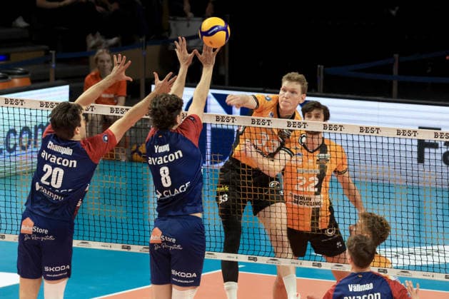 DEU, DVV, 1 VBL, BR Volleys vs SVG Lueneburg, 02 05 2026, Max Schmeling Halle, Berlin, DEU, DVV, 1 VBL, BR Volleys vs SVG Lueneburg, in the picture Fedor Ivanov BR Volleys 33 , l20 , Cole Young Lueneburg 8 nordphotoxGmbHx xEngler nph00076