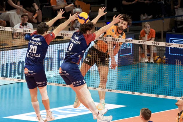 DEU, DVV, 1 VBL, BR Volleys vs SVG Lueneburg, 02 05 2026, Max Schmeling Halle, Berlin, DEU, DVV, 1 VBL, BR Volleys vs SVG Lueneburg, in the picture Fedor Ivanov BR Volleys 33 , l20 , Cole Young Lueneburg 8 nordphotoxGmbHx xEngler nph00076