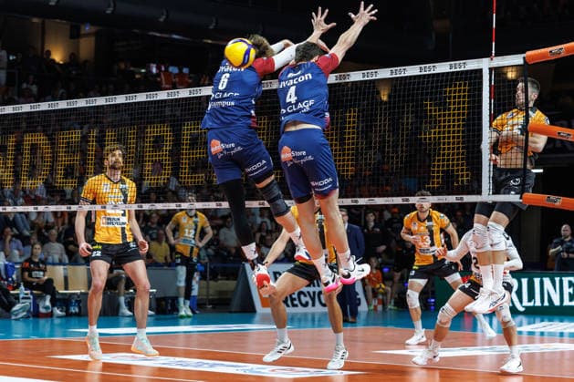 02 05 26, Berlin, Volleyball, Final, Matchday 2, Berlin Recycling Volleys SVG Lüneburg Moritz Reichert BR Volleys plays the ball over the net Final, Matchday 2, Berlin Recycling Volleys SVG Lüneburg