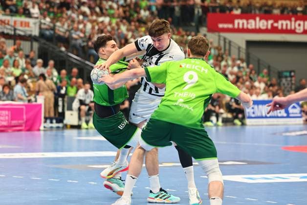 Rasmus Ankermann THW Kiel, 22 in duel with Josip Simic HSG Wetzlar, 10 GER, HSG Wetzlar vs THW Kiel, Handball, 1 Bundesliga, Matchday 30, Season 2025 2026, 02 05 2026 GER, HSG Wetzlar vs THW Kiel, Handball, 1 Bundesliga, Matchday 30, Season 2025 2026, 02 05 2026 Wetzlar Copyright: xEibner-Pressefoto RenexWeissx EP_RWS