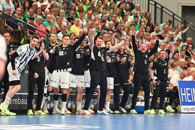 Cheering on the Kiel bench GER, HSG Wetzlar vs THW Kiel, Handball, 1 Bundesliga, Matchday 30, Season 2025 2026, 02 05 2026 GER, HSG Wetzlar vs THW Kiel, Handball, 1 Bundesliga, Matchday 30, Season 2025 2026, 02 05 2026 Wetzlar Copyright: xEibner-Pressefoto RenexWeissx EP_RWS