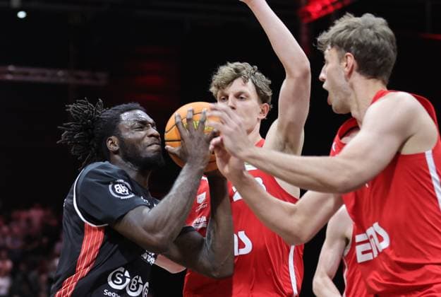 02 05 2026 Basketball Season 2025 2026 2 Bundesliga Pro A 34 Matchday Nuremberg Falcons Basketball Club NBC SBB Baskets Wolmirstedt Sportfoto Zink DaMa xdaxmax De Vondre De Vondre Malik Perry 4, SBB Baskets Wolmirstedt Tom Stoiber 28, Nuremberg Falcons BC NBC Christian Feneberg 7, Nuremberg Falcons BC NBC