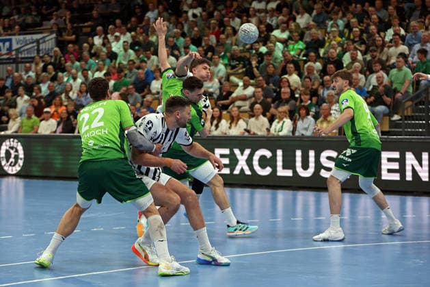 02 05 2026, xovx, Handball Daikin Handball Bundesliga, HSG Wetzlar THW Kiel v l Jona Schoch HSG Wetzlar , Veron Nacinovic THW Kiel , Josip Simic HSG Wetzlar , Rasmus Ankermann THW Kiel , Niklas Theiß HSG Wetzlar Wetzlar Buderus Arena Hessen Germany EN