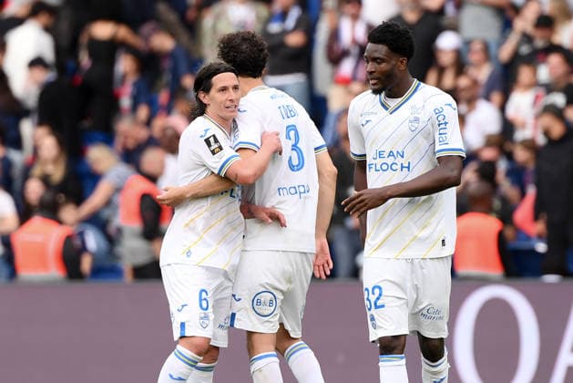 Paris Saint-Germain v FC Lorient - Ligue 1 McDonald s 2025 2026 32 Nathaniel ADJEI (fcl) - 06 Laurent ABERGEL (fcl) during the Ligue 1 McDonald s match between Paris SG and Lorient at Parc des Princes on May 2, 2026 in Paris, France. Paris France  Copyright: xFEPx 776348381