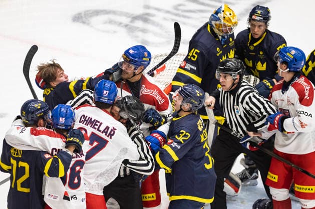 Sport Bilder des Tages Czech Hockey Games, part of Euro Hockey tour series match Czech Republic vs. Sweden in Ceske Budejovice, May 2, 2026. From left (CTKxPhoto VaclavxPancer) CTKPhotoP2026050204770  CTKPhotoP2026050204770