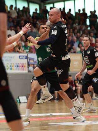02 05 2026, Handball, Men, 3 Liga Staffel Süd West, Season 2025 2026, HG Saarlouis TV Homburg, Andreas Schneider TV Homburg , Muhamet Durmishi HG Saarlouis Saarlouis Stadtgartenhalle Saarland Germany DEU Copyright: xSebastianxBachx
