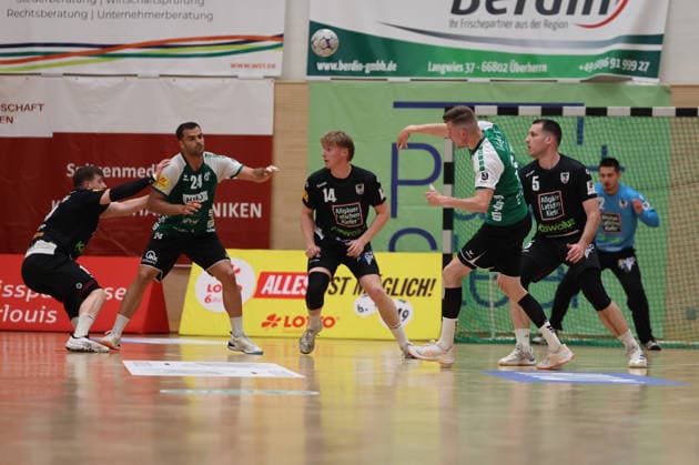 02 05 2026, Handball, Men, 3 Liga Staffel Süd West, Season 2025 2026, HG Saarlouis TV Homburg, Tom Paetow HG Saarlouis , Muhamet Durmishi HG Saarlouis , Jan Ole Schimmel TV Homburg , Ante Grbavac TV Homburg Saarlouis Stadtgartenhalle Saarland Germany DEU Copyright: xSebastianxBachx