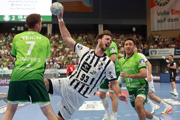 02 05 2026, xovx, Handball Daikin Handball Bundesliga, HSG Wetzlar THW Kiel v l Dominik Mappes HSG Wetzlar , Veron Nacinovic THW Kiel , Ahmet Nafea HSG Wetzlar Wetzlar Buderus Arena Hessen Germany EN