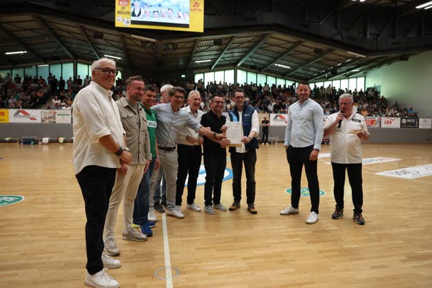 02 05 2026, Handball, Men, 3 Liga Staffel Süd West, Season 2025 2026, HG Saarlouis TV Homburg, The Stadtgartenhalle receives funding of 1 million euros, Minister of the Interior, Building and Sport of Saarland Reinhold Jost, Lord Mayor of Saarlouis Marc Speicher Saarlouis Stadtgartenhalle Saarland Germany DEU Copyright: xSebastianxBachx
