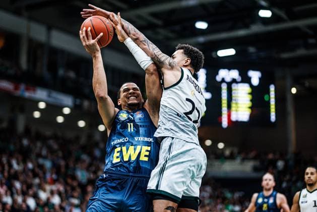 Nicholas Tischler EWE Baskets Oldenburg in a duel with Nolan Adekunle Gladiators Trier , Vet Concept Gladiators Trier vs EWE Baskets Oldenburg, Basketball , Basketball, easyCredit BBL, 32 Matchday, Season 2025 2026, 02 05 2026 Vet Concept Gladiators Trier vs EWE Baskets Oldenburg, Basketball , Basketball, easyCredit BBL, 32 Matchday, Season 2025 2026, 02 05 2026 Copyright: xEibner-Pressefoto AlexanderxNeisx EP_ANS