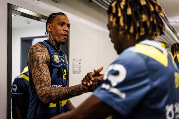Michale Kyser EWE Baskets Oldenburg and Ralph Hounnou EWE Baskets Oldenburg , Vet Concept Gladiators Trier vs EWE Baskets Oldenburg, Basketball , Basketball, easyCredit BBL, Matchday 32, Season 2025 2026, 02 05 2026 Vet Concept Gladiators Trier vs EWE Baskets Oldenburg, Basketball , Basketball, easyCredit BBL, Matchday 32, Season 2025 2026, 02 05 2026 Copyright: xEibner-Pressefoto AlexanderxNeisx EP_ANS