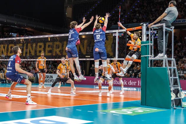 02 05 26, Berlin, Volleyball, Final, Matchday 2, Berlin Recycling Volleys SVG Lüneburg Ruben Schott BR Volleys plays the ball over the net Final, Matchday 2, Berlin Recycling Volleys SVG Lüneburg