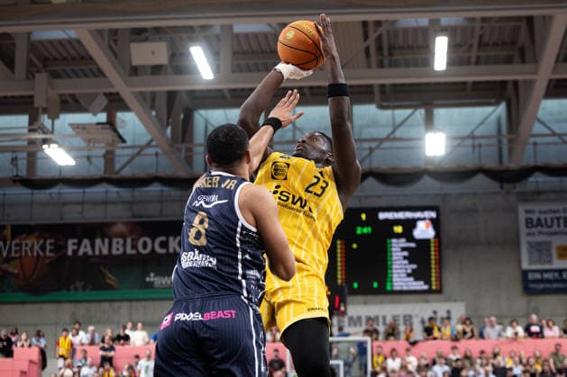 Tigers Tuebingen Eisbaeren Bremerhaven, Men, 2 Bundesliga, Barmer 2 Basketball Bundesliga, pro A, 34 Matchday, Season 2025 2026, 02 05 2026 Melkisedek Moreaux Tigers Tuebingen, 23 vs Jemarl Lemuel Baker Jr Eisbaeren Bremerhaven, 08