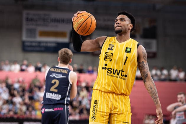 Tigers Tuebingen Eisbaeren Bremerhaven, Herren, 2 Bundesliga, Barmer 2 Basketball Bundesliga, pro A, 34 Spieltag, Spielzeit 2025 2026, 02 05 2026 Bernard Pelote Tigers Tuebingen, 01 desperate with the ball