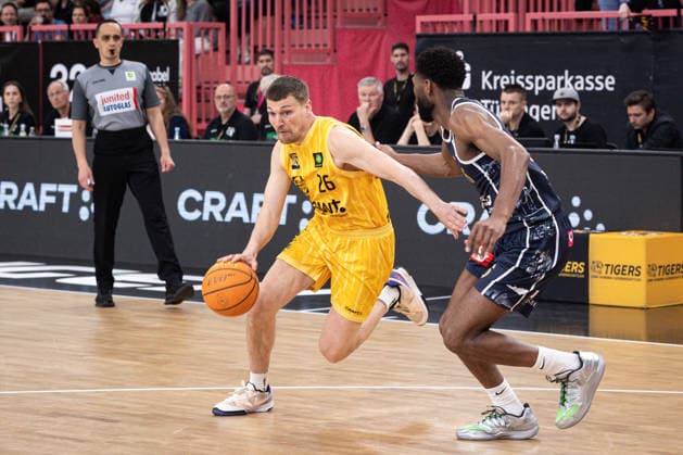 Tigers Tuebingen Eisbaeren Bremerhaven, Men, 2 Bundesliga, Barmer 2 Basketball Bundesliga, pro A, 34 Matchday, Season 2025 2026, 02 05 2026 Till Joscha Joenke Tigers Tuebingen, 26 vs Elijah Jahi Miller Eisbaeren Bremerhaven, 00
