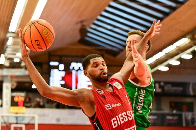 Kyle Castlin, Marko Bacak 2 Bundesliga Pro A, 34 Matchday, 46ers, Basketball, Basketball season 2025 2026, BBL, Germany, Giessen 46ers EPG Baskets Koblenz, Giessen in red,Koblenz in green, Men, Men