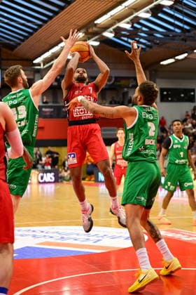 Kyle Castlin 2 Bundesliga Pro A, 34 Matchday, 46ers, Basketball, Basketball season 2025 2026, BBL, Germany, Giessen 46ers EPG Baskets Koblenz, Giessen in red,Koblenz in green, Men, Men