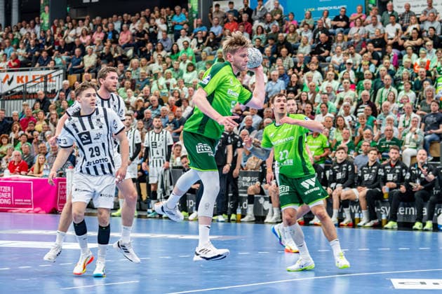 Handball Bundesliga HSG Wetzlar THW Kiel, 02 05 26 Tristan Kirschner HSG Wetzlar, 5 , 29k , Jona Schoch HSG Wetzlar, 22 Handball Bundesliga HSG Wetzlar THW Kiel Wetzlar, 02 05 26 Copyright: xBEAUTIFULxSPORTS Roeczeyx