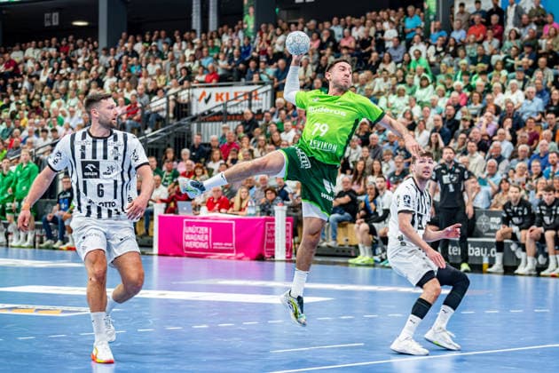 Handball Bundesliga HSG Wetzlar THW Kiel, 02 05 26 Ahmed Nafea HSG Wetzlar, 79 , Harald Reinkind THW Kiel, 6 , Handball Bundesliga HSG Wetzlar THW Kiel Wetzlar, 02 05 26 Copyright: xBEAUTIFULxSPORTS Roeczeyx