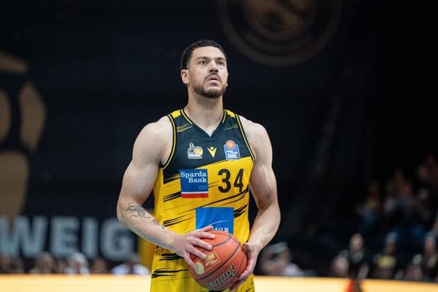 Gavin Schilling No 34 MHP Riesen Ludwigsburg on a free throw GER, Basketball Loewen Braunschweig vs MHP Riesen Ludwigsburg, Basketball, easyCredit BBL, Week 32, Season 2025 26, 02 05 2026 GER, Basketball Loewen Braunschweig vs MHP Riesen Ludwigsburg, Basketball, easyCredit BBL, Week 32, Season 2025 26, 02 05 2026 Braunschweig Copyright: xEibner-Pressefoto DanielxREINELTx EP_DRT