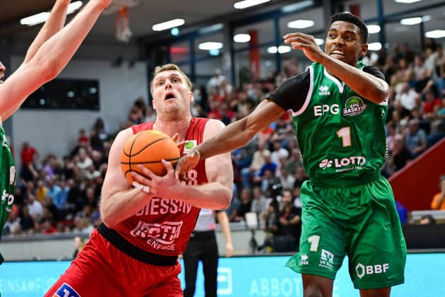 Till Gloger, Julian Larry 2 Bundesliga Pro A, 34 Matchday, 46ers, Basketball, Basketball season 2025 2026, BBL, Germany, Giessen 46ers EPG Baskets Koblenz, Giessen in red,Koblenz in green, Men, Men