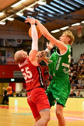 Simon Krajcovic, Jannis Sonnefeld 2 Bundesliga Pro A, 34 Matchday, 46ers, Basketball, Basketball season 2025 2026, BBL, Germany, Giessen 46ers EPG Baskets Koblenz, Giessen in red,Koblenz in green, Men, Men