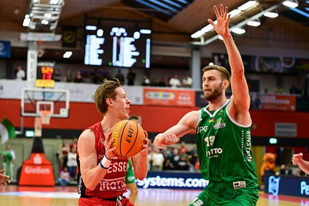 Aiden Warnholtz, Marko Bacak 2 Bundesliga Pro A, 34 Matchday, 46ers, Basketball, Basketball season 2025 2026, BBL, Germany, Giessen 46ers EPG Baskets Koblenz, Giessen in red,Koblenz in green, Men, Men
