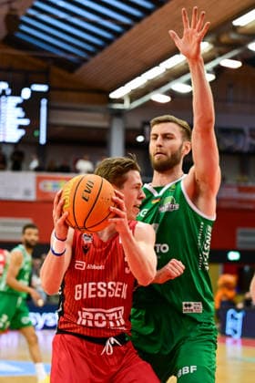 Aiden Warnholtz, Marko Bacak 2 Bundesliga Pro A, 34 Matchday, 46ers, Basketball, Basketball season 2025 2026, BBL, Germany, Giessen 46ers EPG Baskets Koblenz, Giessen in red,Koblenz in green, Men, Men
