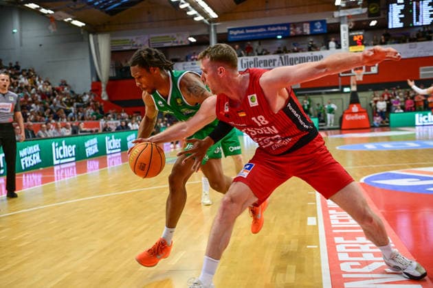 Devonte McCall, Till Gloger 2 Bundesliga Pro A, 34 Matchday, 46ers, Basketball, Basketball season 2025 2026, BBL, Germany, Giessen 46ers EPG Baskets Koblenz, Giessen in red,Koblenz in green, Men, Men