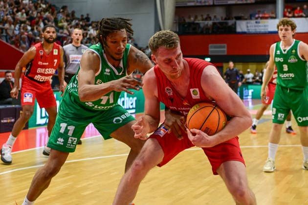 Devonte McCall, Till Gloger 2 Bundesliga Pro A, 34 Matchday, 46ers, Basketball, Basketball season 2025 2026, BBL, Germany, Giessen 46ers EPG Baskets Koblenz, Giessen in red,Koblenz in green, Men, Men