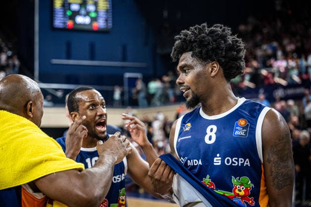 Rostock, Germany 02 May 2026 1 BBL 2025 2026 Sp 32 Rostock Seawolves vs Science City Jena In the picture from left Phillip Greene IV Rostock Seawolves and Robin Christen Science City Jena after the final whistle Copyright: xFotostandx xVoelkerx
