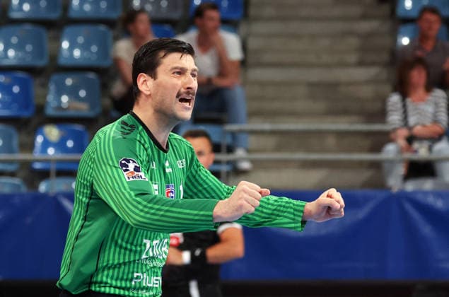 02 05 2026, Germany, Bietigheim, Handball 2 Bundesliga, SG BBM Bietigheim vs VfL Eintracht Hagen, Martin Tomovski BBM cheers, cheers