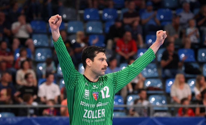 02 05 2026, Germany, Bietigheim, Handball 2 Bundesliga, SG BBM Bietigheim vs VfL Eintracht Hagen, Martin Tomovski BBM cheers, cheers