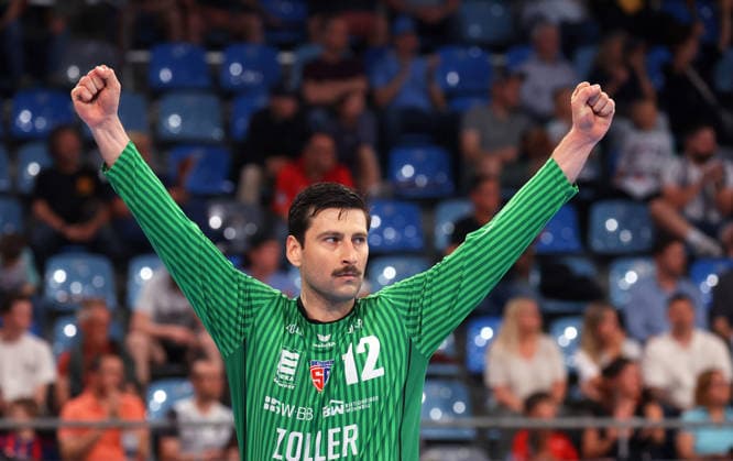 02 05 2026, Germany, Bietigheim, Handball 2 Bundesliga, SG BBM Bietigheim vs VfL Eintracht Hagen, Martin Tomovski BBM cheers, cheers