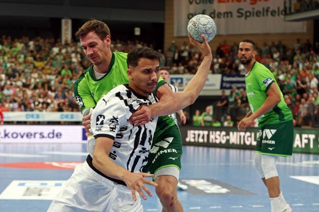 02 05 2026, xovx, Handball Daikin Handball Bundesliga, HSG Wetzlar THW Kiel v l Jona Schoch HSG Wetzlar , Mohab Mohamed Saeed Abdelhak THW Kiel Wetzlar Buderus Arena Hessen Germany EN