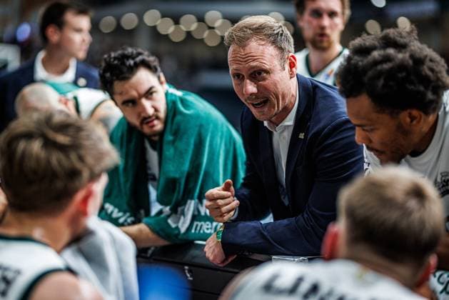 Jacques Schneider Gladiators Trier with team during timeout, Vet Concept Gladiators Trier vs EWE Baskets Oldenburg, Basketball , Basketball, easyCredit BBL, Matchday 32, Season 2025 2026, 02 05 2026 Vet Concept Gladiators Trier vs EWE Baskets Oldenburg, Basketball , Basketball, easyCredit BBL, Matchday 32, Season 2025 2026, 02 05 2026 Copyright: xEibner-Pressefoto AlexanderxNeisx EP_ANS