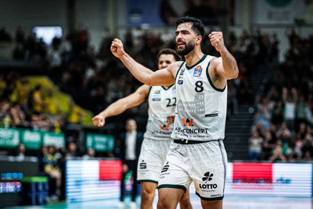 Behnam Yakhchali Gladiators Trier cheers, Vet Concept Gladiators Trier vs EWE Baskets Oldenburg, Basketball , Basketball, easyCredit BBL, 32 Matchday, Season 2025 2026, 02 05 2026 Vet Concept Gladiators Trier vs EWE Baskets Oldenburg, Basketball , Basketball, easyCredit BBL, 32 Matchday, Season 2025 2026, 02 05 2026 Copyright: xEibner-Pressefoto AlexanderxNeisx EP_ANS