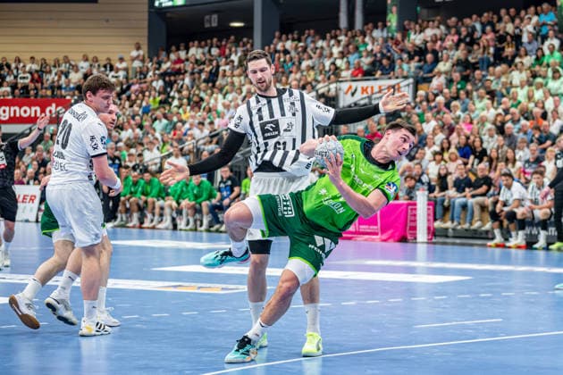 Handball Bundesliga HSG Wetzlar THW Kiel, 02 05 26 Josip Simic HSG Wetzlar, 10 , Hendrik Pekeler THW Kiel, 61 , Lukas Laube THW Kiel, 20 Handball Bundesliga HSG Wetzlar THW Kiel Wetzlar, 02 05 26 Copyright: xBEAUTIFULxSPORTS Roeczeyx