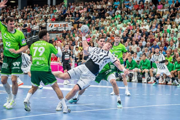 Handball Bundesliga HSG Wetzlar THW Kiel, 02 05 26 Lukas Laube THW Kiel, 20 , Ahmed Nafea HSG Wetzlar, 79 , Jona Schoch HSG Wetzlar, 22 , Josip Simic HSG Wetzlar, 10 Handball Bundesliga HSG Wetzlar THW Kiel Wetzlar, 02 05 26 Copyright: xBEAUTIFULxSPORTS Roeczeyx